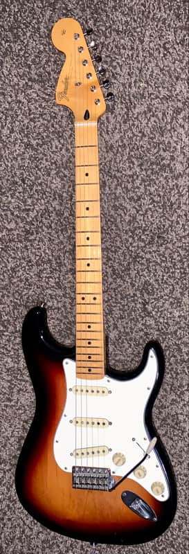 2022 Fender Jimi Hendrix Artist  Series Signature  Stratocaster 3-Color Sunburst electric guitar
