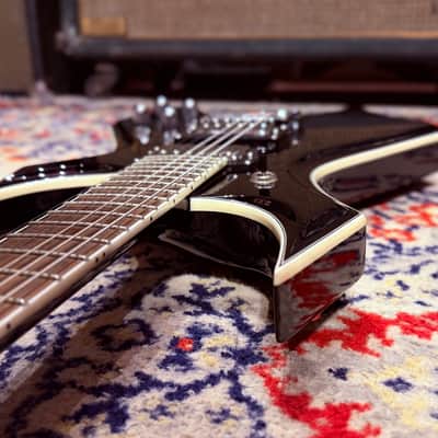 2006 B.C. Rich MK5 Warlock - Gloss Black w/ Carve Top image 9