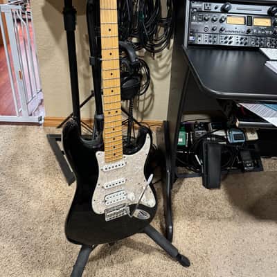 Fender Fat Strat HSS 2001 - Black image 3