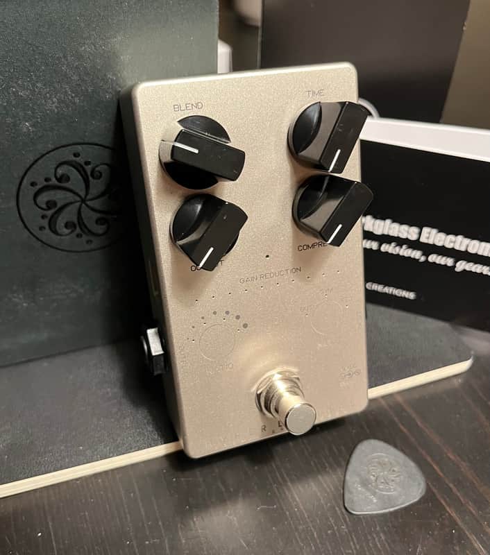 Darkglass Electronics Hyper Luminal Hybrid Compressor