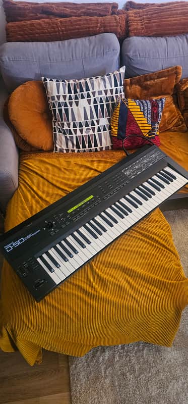 Roland D50 - Legendary Synthesizer - Accessories - Excellent Condition - Revised image 1