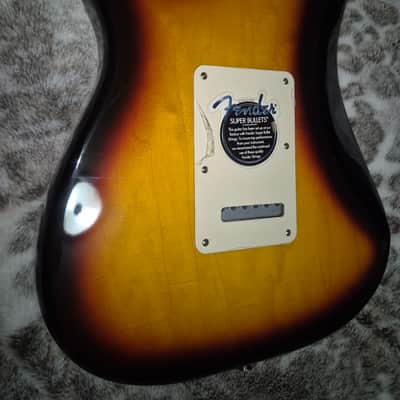Fender Strat 2006 - Gloss sun burst image 4