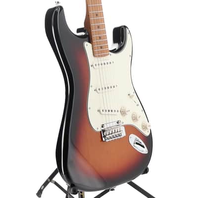 Fender Limited Edition Player Stratocaster with Roasted Maple Neck, 3-Color Sunburst, Pro Setup (U11) (21176) image 4