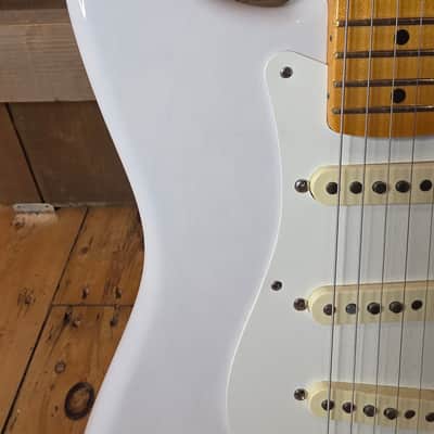 Fender Eric Johnson Stratocaster with Maple Fretboard 2022- White Blonde image 6