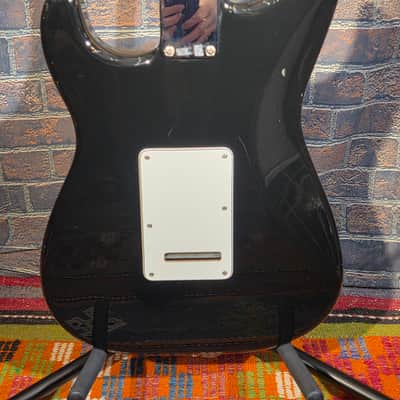 Fender 2018 Player Stratocaster Maple Fretboard Black image 17