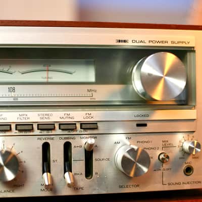 Kenwood KR-9050 1978 - Silver and wood image 1