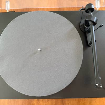 Immagine Pro-Ject Debut III Turntable w/ Ortofon OM 5E Cartridge 2000s - Black - 4
