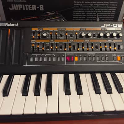 Roland JP-08 with K-25m Keyboard