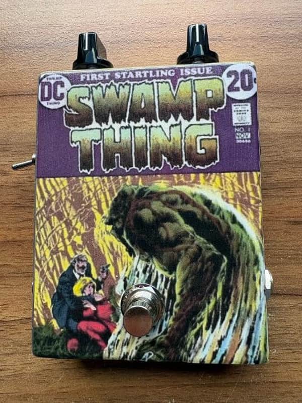 Dentone Swamp Thing boutique tremolo pedal box like vintage Fender tremelo 2026 - Berni Wrightson art image 1