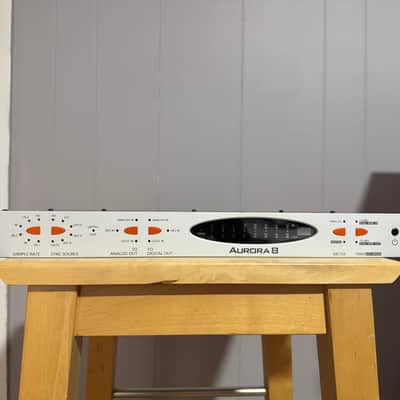 Lynx Aurora 8 8-Channel Mastering AD/DA Converter with LT-USB Card 2000s - Silver image 2