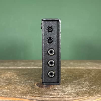 CIOKS 8 Expander Power Supply 2010s - Black image 4
