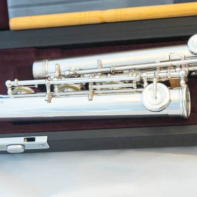 Yamaha YFL-684H (YFL-687H) Professional Flute All Silver, Open-hole Inline-G *Made in Japan *Cleaned & Serviced image 10