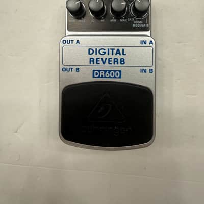 Behringer DR600 Digital Reverb Stereo Guitar Effect Pedal + Box image 2