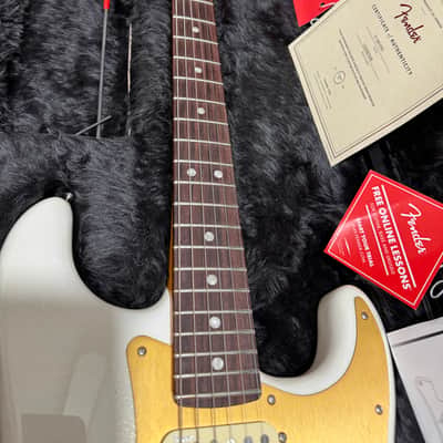 Fender American Ultra Stratocaster with Rosewood Fretboard 2019 - 2025 - Arctic Pearl image 3