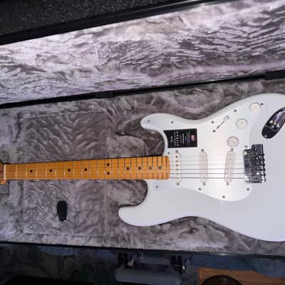 Fender Ultra II Stratocaster Maple Fingerboard Electric Guitar 2025 - Avalanche image 1