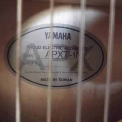 YAMAHA APXT-1N Cut Out Acoustic / Electric Guitar / Soft Case