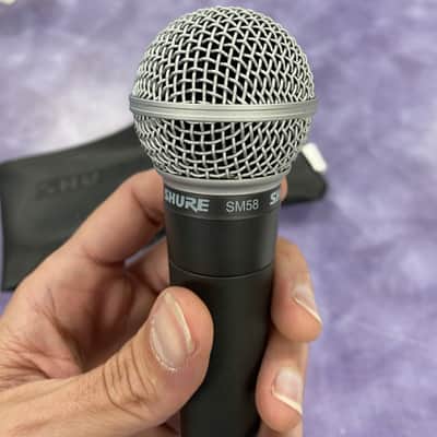 Shure SM58 with Mic Clip and Carry Bag image 4
