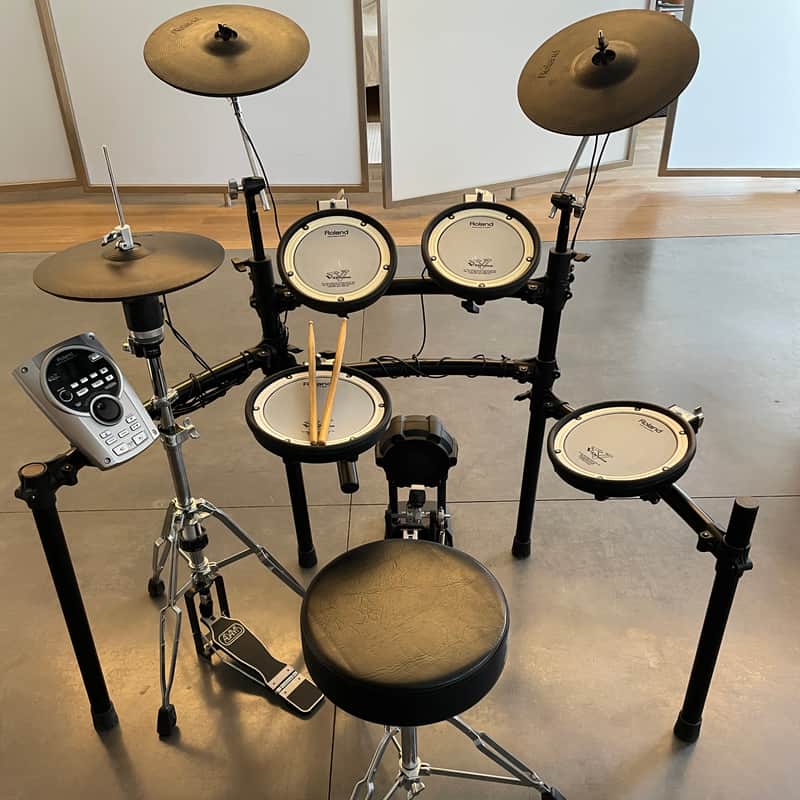 Roland TD-15K V-Drum Kit with Mesh Pads