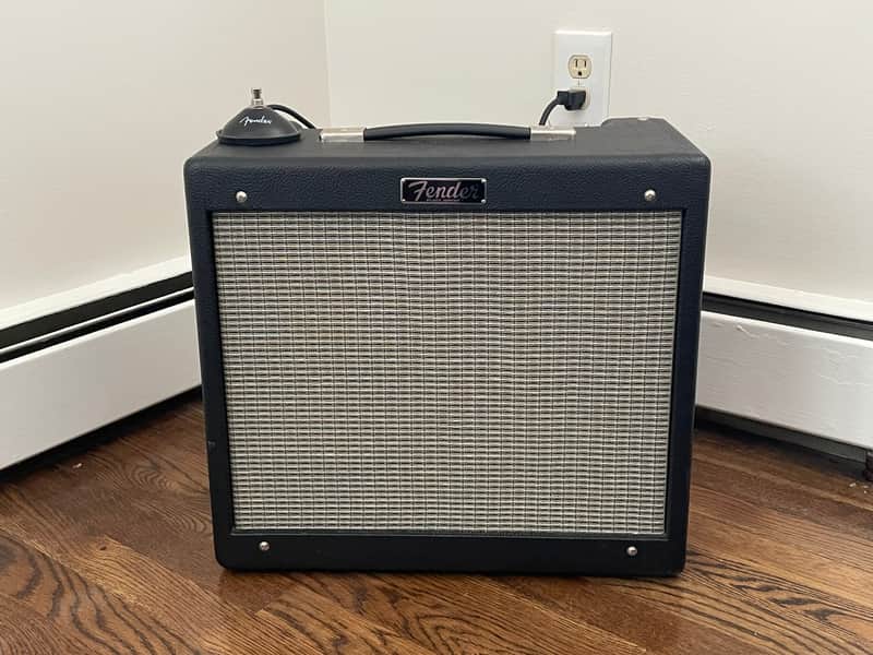 Fender Blues Junior IV (w/ Footswitch) 15-Watt 1x12" Guitar Combo 2018 - Present - Black image 1