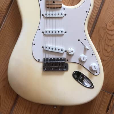 Fender Stratocaster 2007 - Vintage white image 4