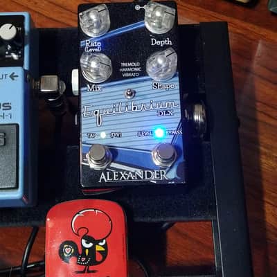 Alexander Pedals Equilibrium DLX Tremolo Harmonic Vibrato stereo tap control image 3