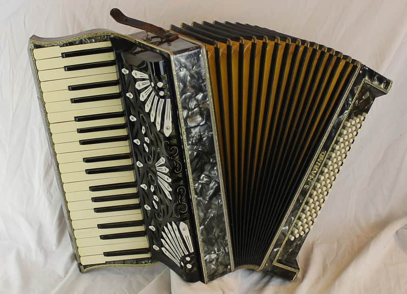 8420 - Slate S. Marino Piano Accordion LMM 37 80 image 1