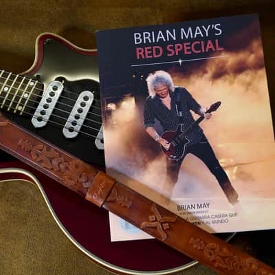 Brian May Guitars Brian May Guitars Rightone Strap BM Book Red Special Pack image 8