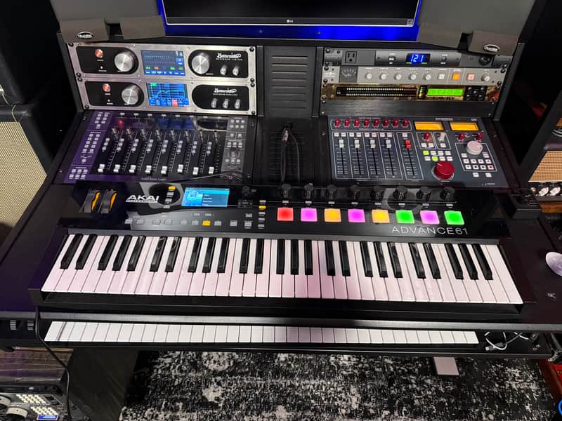 Akai Advance 61 Keyboard Controller | Reverb