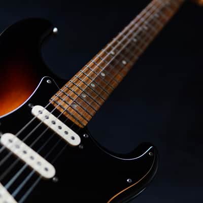 Fender Deluxe Roadhouse Stratocaster 3-Color Sunburst image 3