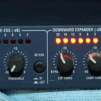 Symetrix 528E Voice Processor Channel Strip w/3-band EQ, Compression, Expansion, De-Esser image 2