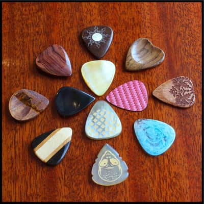 Timber Tones 12 Acoustic Guitar Picks in a Gift Tin 2024 - Polished image 6