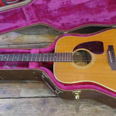 Gibson J-35 1985 Square Shoulder Acoustic Guitar w/ Gibson Deluxe Hardshell Case Made w/ DOVE Parts image 2