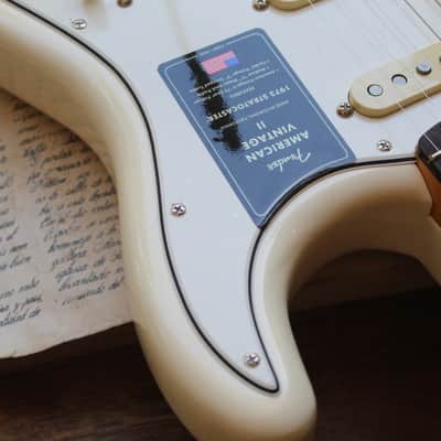 FENDER  "Limited Edition American Vintage II 1973 Stratocaster, Olympic White" HARDCASE, PAPERS, 3, 76 KG image 6