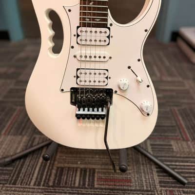 Ibanez JEMJR-WH Steve Vai Signature with Jatoba Fretboard 2018 - Present - White image 1