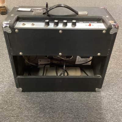 Ampeg GT-10 Vintage Solid State Guitar Combo Amplifier image 4