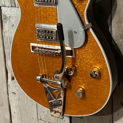 NEW Gretsch G6129T-89 Vintage Select '89 Sparkle Jet with Bigsby Gold Sparkle, "The Chris Cornell Jet" image 5