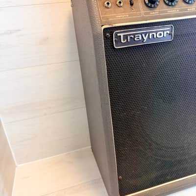 Traynor TS-25B Vintage 25-Watt 1x15 Solid State Bass Combo Amp Made in Canada 1970's image 6