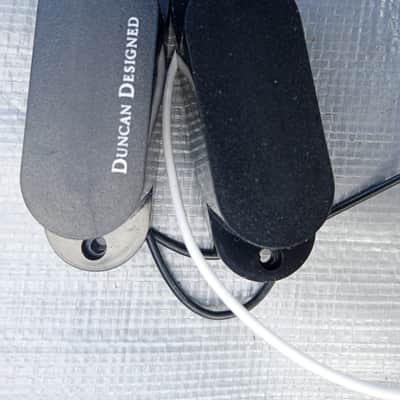 Seymour Duncan Modified Mustang Bass Guitar Pickups - Black image 1