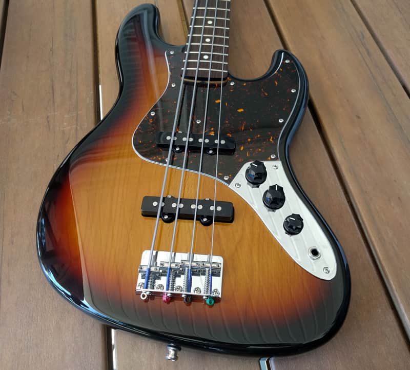 Fender JB62M Jazz Bass - MIJ Medium Scale 32