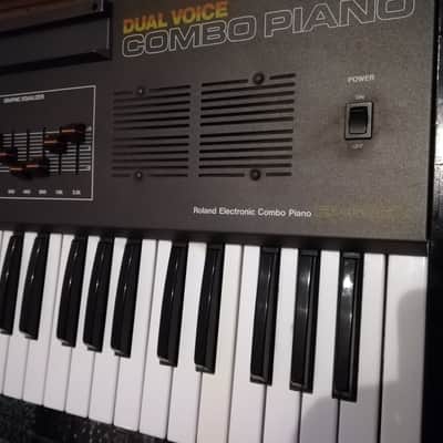 Roland EP-6060 61-Key Dual Voice Combo Piano image 3