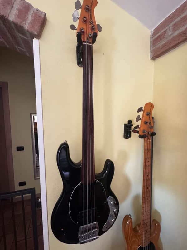 Music Man Sting Ray 1979 - Black - Excellent