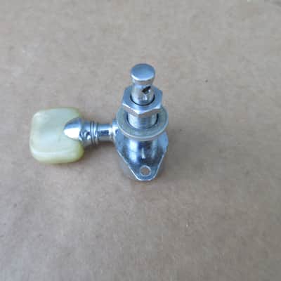 Single 1 1960s 67 Grover Fender F USA Pat Pending Guitar Tuner Pearloid Button image 5