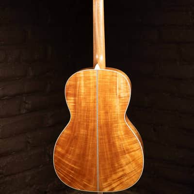 Martin Custom Shop 000-28; Exceptionally Broad Figured Koa (New) image 2