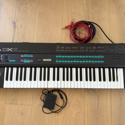 Yamaha DX7 Programmable Algorithm Synthesizer 1983 - 1987 - Black