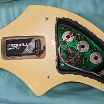 GUILD ASHBORY BASS, 1986 (very early first year production) - VINTAGE WHITE SPARKLE with Pickup Cover, original gig bag/case, 2 owners, virtually Mint condition image 5