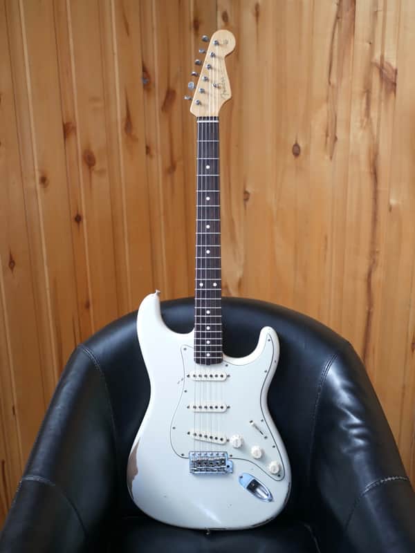 2009 Fender Road Worn '60s Stratocaster Rosewood Fretboard Olympic White