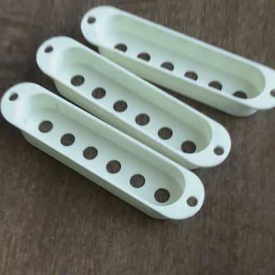 Vintage Spec 52mm Bold Mint Green Pickup Covers Strat Relic Fender Stratocaster image 5