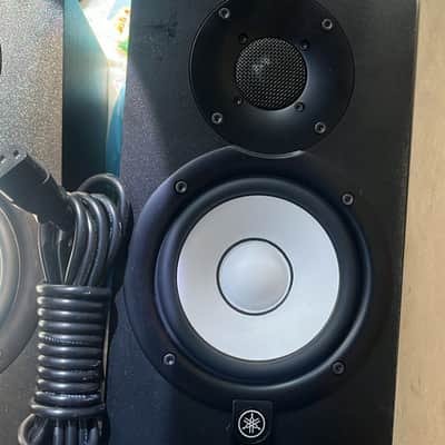 Yamaha HS5 5" Powered Studio Monitor (Pair) 2015 - Present - Black image 1