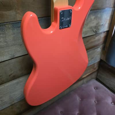 Squier Classic Vibe 60's Jazz Bass - Tahitian Coral image 13