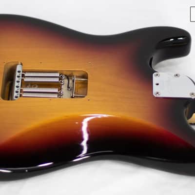 Fender American Deluxe Stratocaster HSS Sunburst image 7